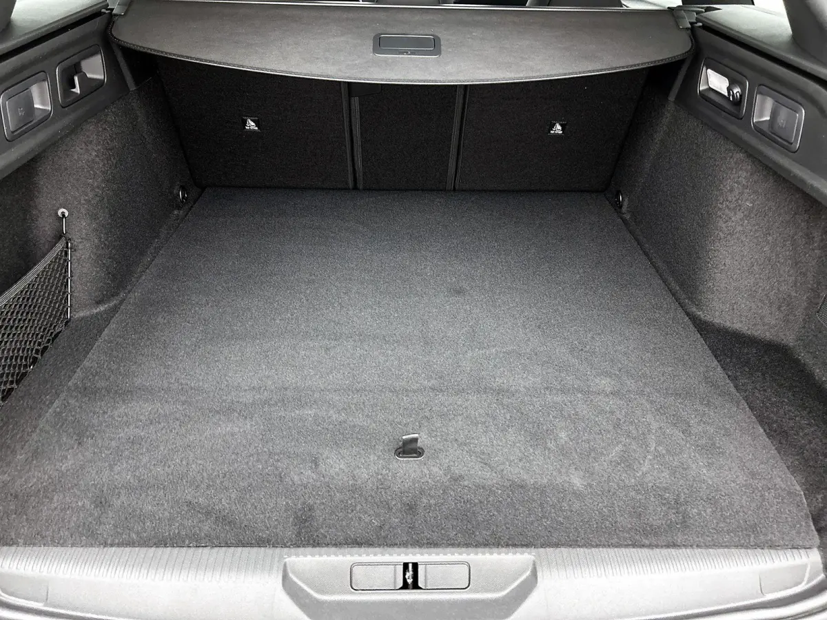 1.6 Plug-in Hybrid 195pk Allure Automaat | 360 Vision & Drive Pack | Connected Navigation Pack | Adaptieve Cruise Control | 17"LMV |
