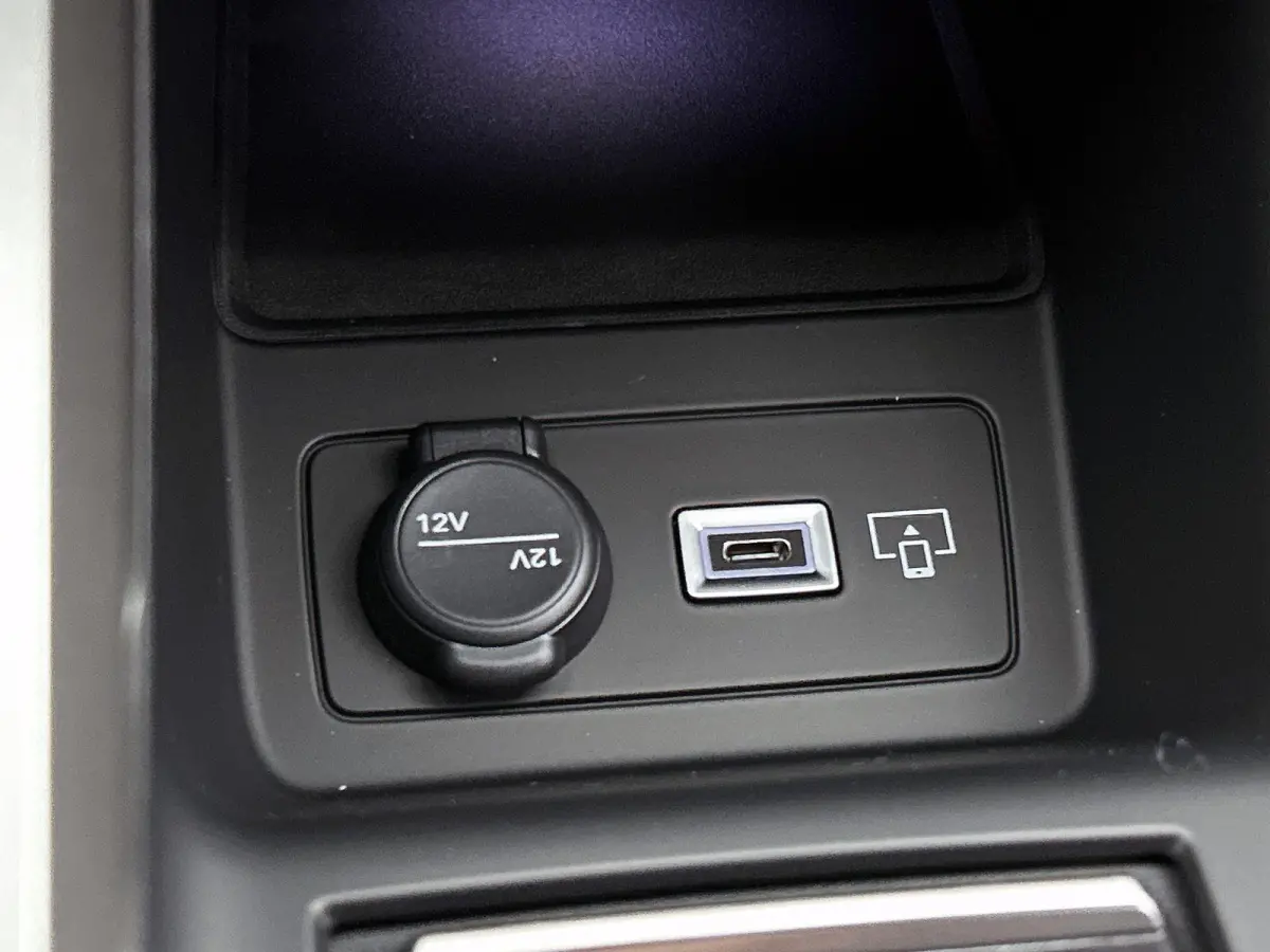 1.6 Plug-in Hybrid 195pk Allure Automaat | 360 Vision & Drive Pack | Connected Navigation Pack | Adaptieve Cruise Control | 17"LMV |