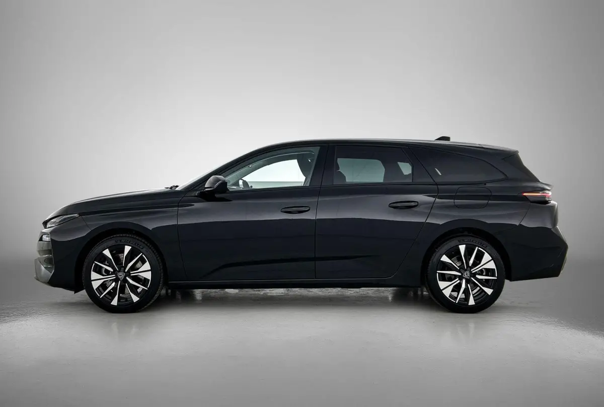 1.6 Plug-in Hybrid 195pk Allure Automaat | 360 Vision & Drive Pack | Connected Navigation Pack | Adaptieve Cruise Control | 17"LMV |