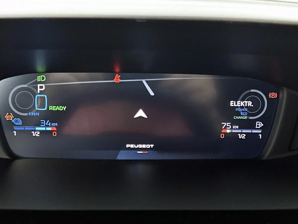 1.6 Plug-in Hybrid 195pk Allure Automaat | 360 Vision & Drive Pack | Connected Navigation Pack | Adaptieve Cruise Control | 17"LMV |