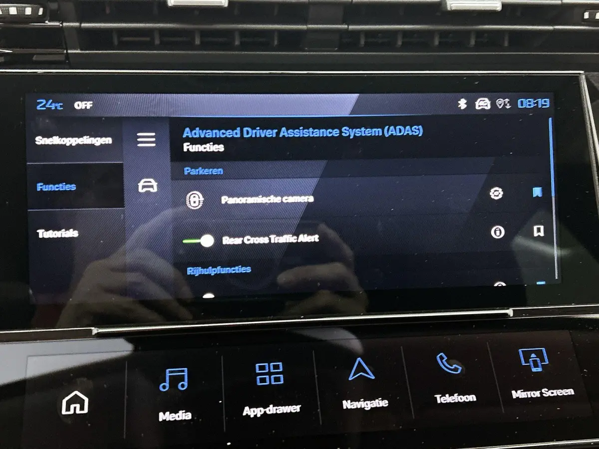 1.6 Plug-in Hybrid 195pk Allure Automaat | 360 Vision & Drive Pack | Connected Navigation Pack | Adaptieve Cruise Control | 17"LMV |