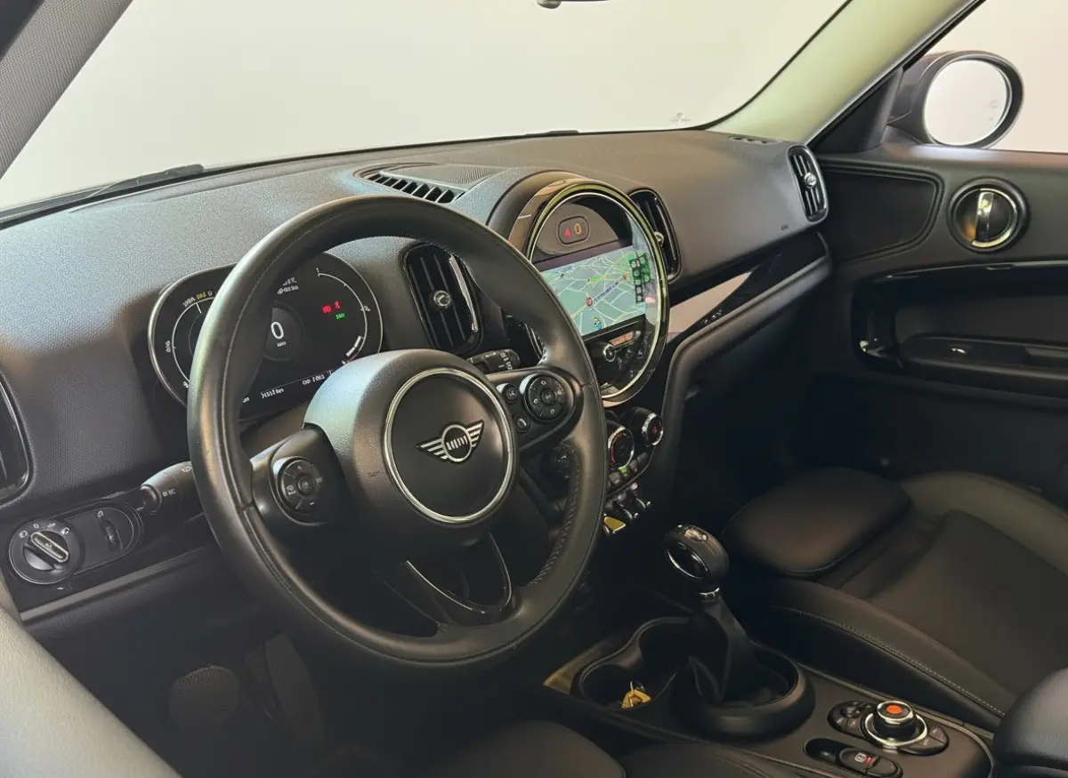220PK HYBRID COOPER ALL4 CHILI SPORT LEDER/NAVI/CARPLAY/PANORAMADAK