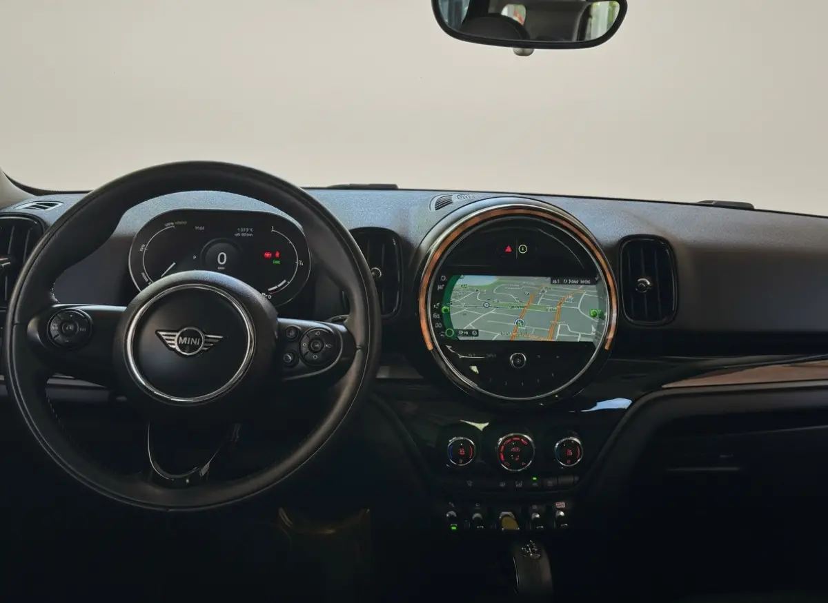 220PK HYBRID COOPER ALL4 CHILI SPORT LEDER/NAVI/CARPLAY/PANORAMADAK