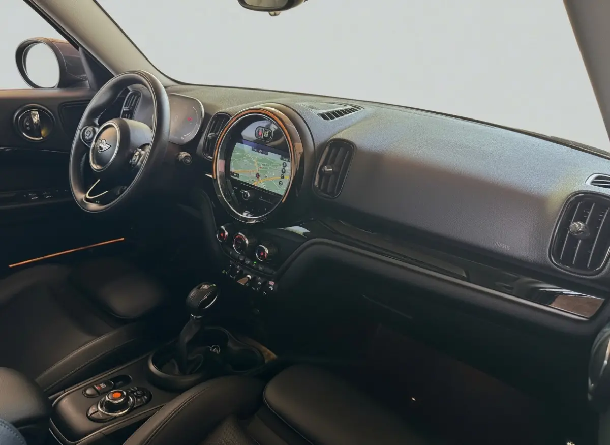 220PK HYBRID COOPER ALL4 CHILI SPORT LEDER/NAVI/CARPLAY/PANORAMADAK