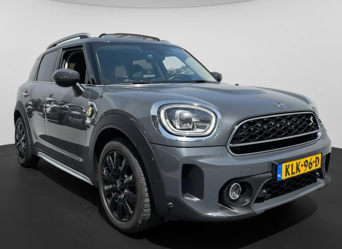 220PK HYBRID COOPER ALL4 CHILI SPORT LEDER/NAVI/CARPLAY/PANORAMADAK