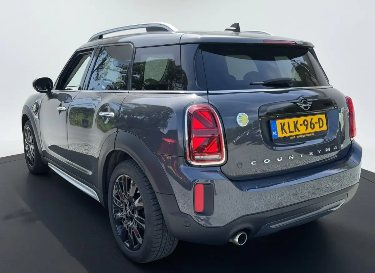 220PK HYBRID COOPER ALL4 CHILI SPORT LEDER/NAVI/CARPLAY/PANORAMADAK