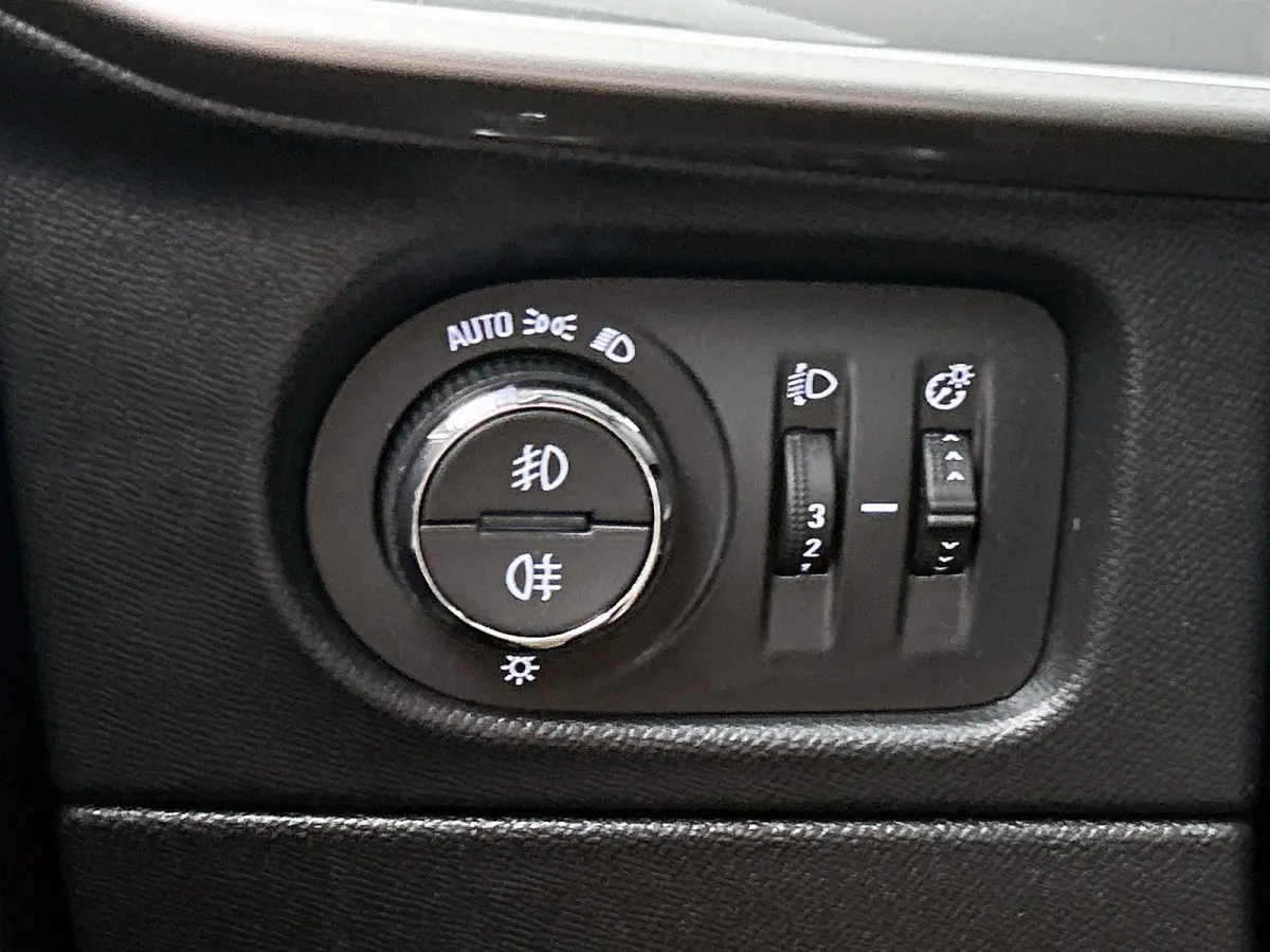 1.2 100pk GS | Trekhaak | Navigatie | Climate Control | Adaptieve Cruise Control | Achteruitrijcamera | parkeersensoren Voor + Achter | Lederen Bekleding | Voorstoelen Verwarmd met Massagefu