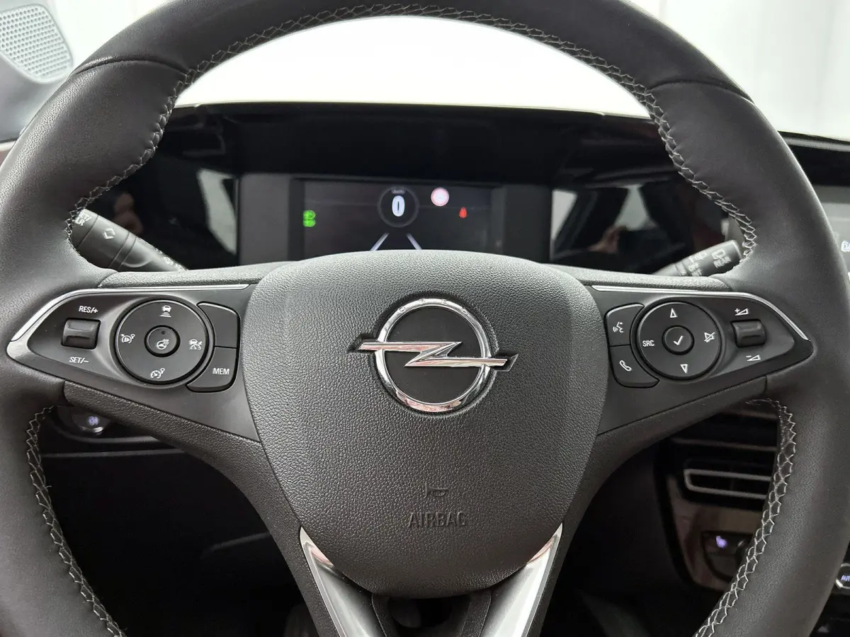 1.2 100pk GS | Trekhaak | Navigatie | Climate Control | Adaptieve Cruise Control | Achteruitrijcamera | parkeersensoren Voor + Achter | Lederen Bekleding | Voorstoelen Verwarmd met Massagefu