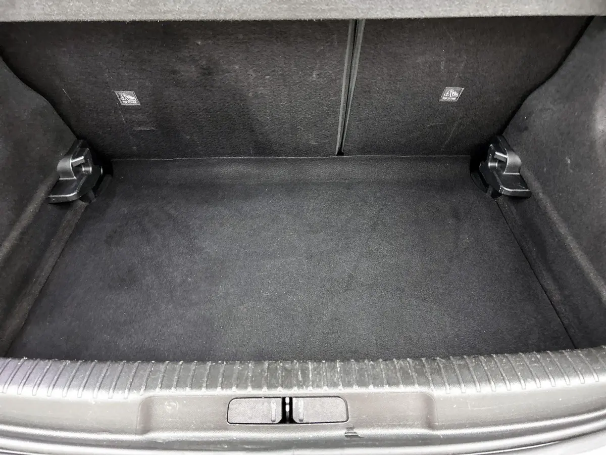 1.2 100pk GS | Trekhaak | Navigatie | Climate Control | Adaptieve Cruise Control | Achteruitrijcamera | parkeersensoren Voor + Achter | Lederen Bekleding | Voorstoelen Verwarmd met Massagefu