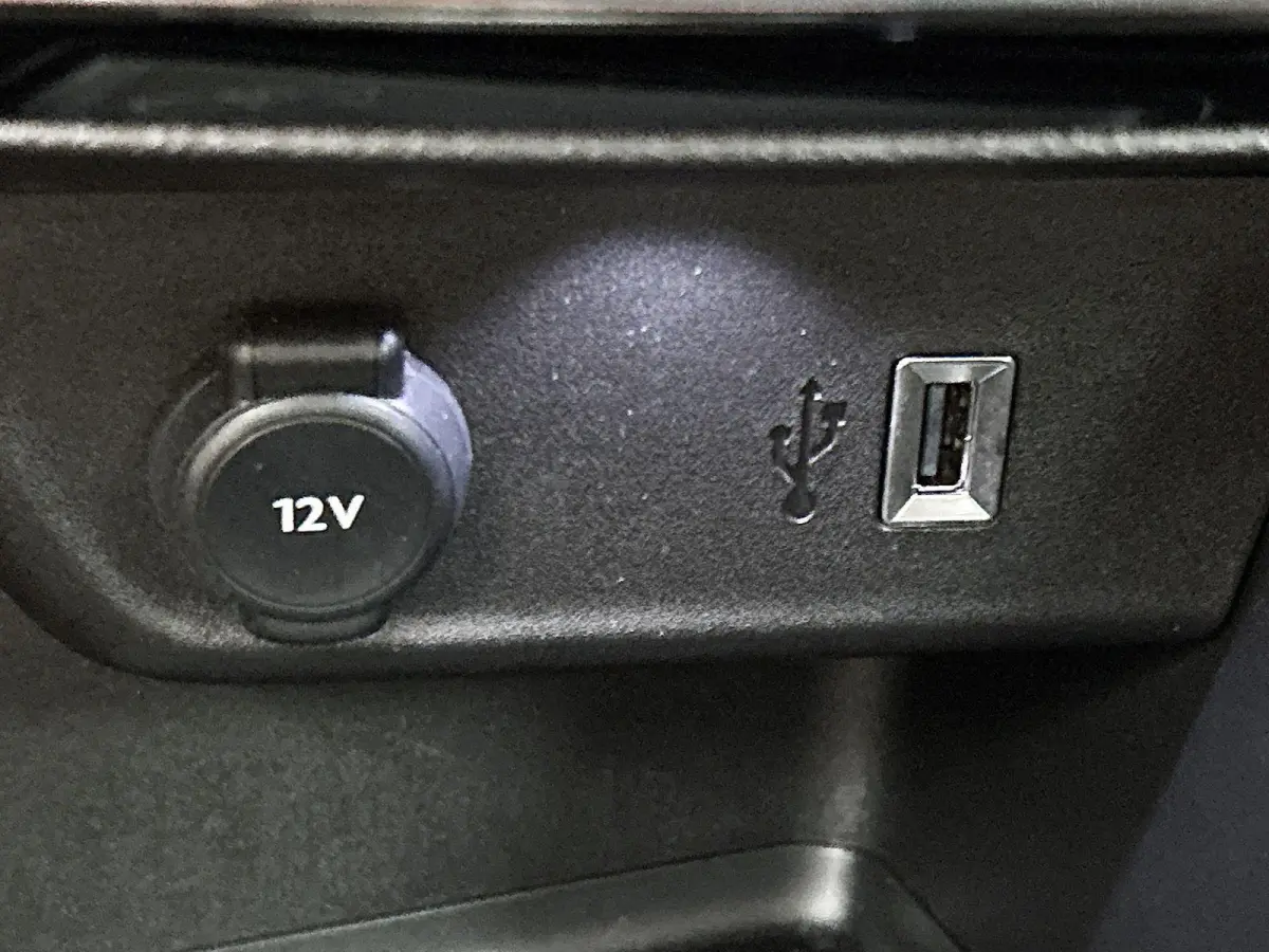 1.2 100pk GS | Trekhaak | Navigatie | Climate Control | Adaptieve Cruise Control | Achteruitrijcamera | parkeersensoren Voor + Achter | Lederen Bekleding | Voorstoelen Verwarmd met Massagefu