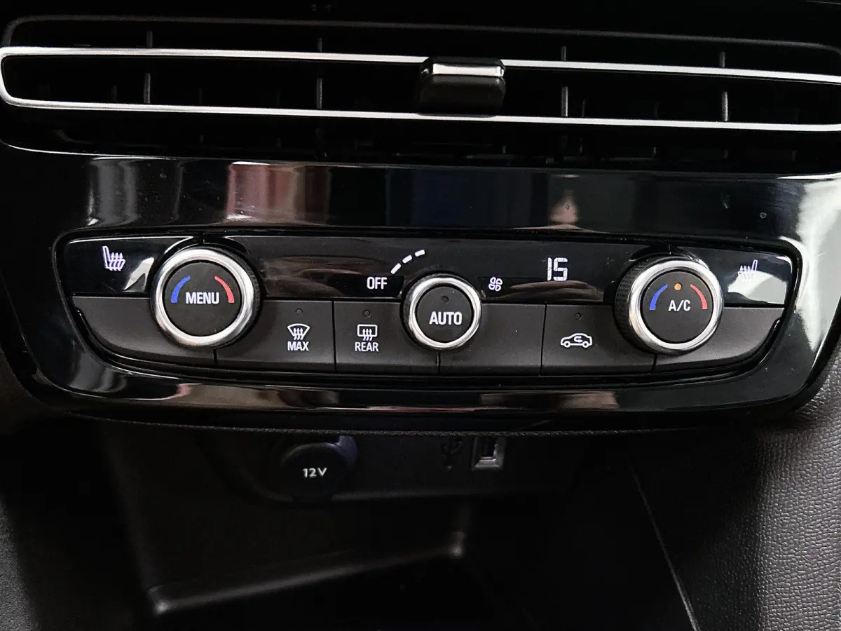 1.2 100pk GS | Trekhaak | Navigatie | Climate Control | Adaptieve Cruise Control | Achteruitrijcamera | parkeersensoren Voor + Achter | Lederen Bekleding | Voorstoelen Verwarmd met Massagefu