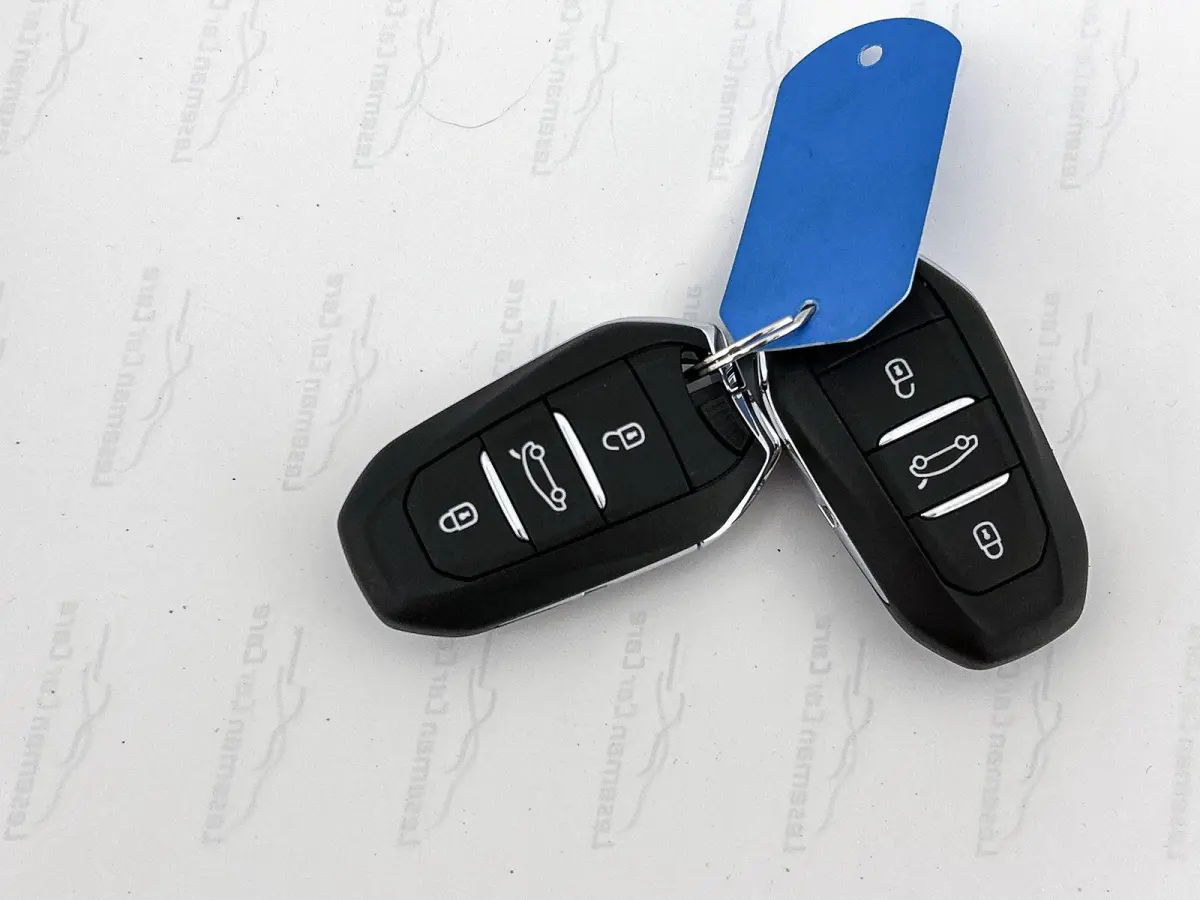 1.2 100pk GS | Trekhaak | Navigatie | Climate Control | Adaptieve Cruise Control | Achteruitrijcamera | parkeersensoren Voor + Achter | Lederen Bekleding | Voorstoelen Verwarmd met Massagefu