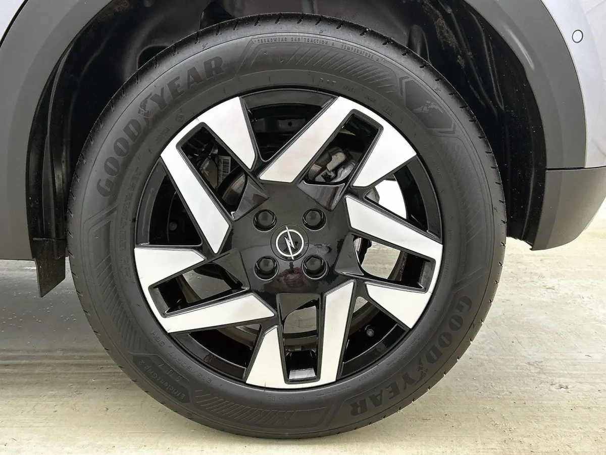 1.2 100pk GS | Trekhaak | Navigatie | Climate Control | Adaptieve Cruise Control | Achteruitrijcamera | parkeersensoren Voor + Achter | Lederen Bekleding | Voorstoelen Verwarmd met Massagefu