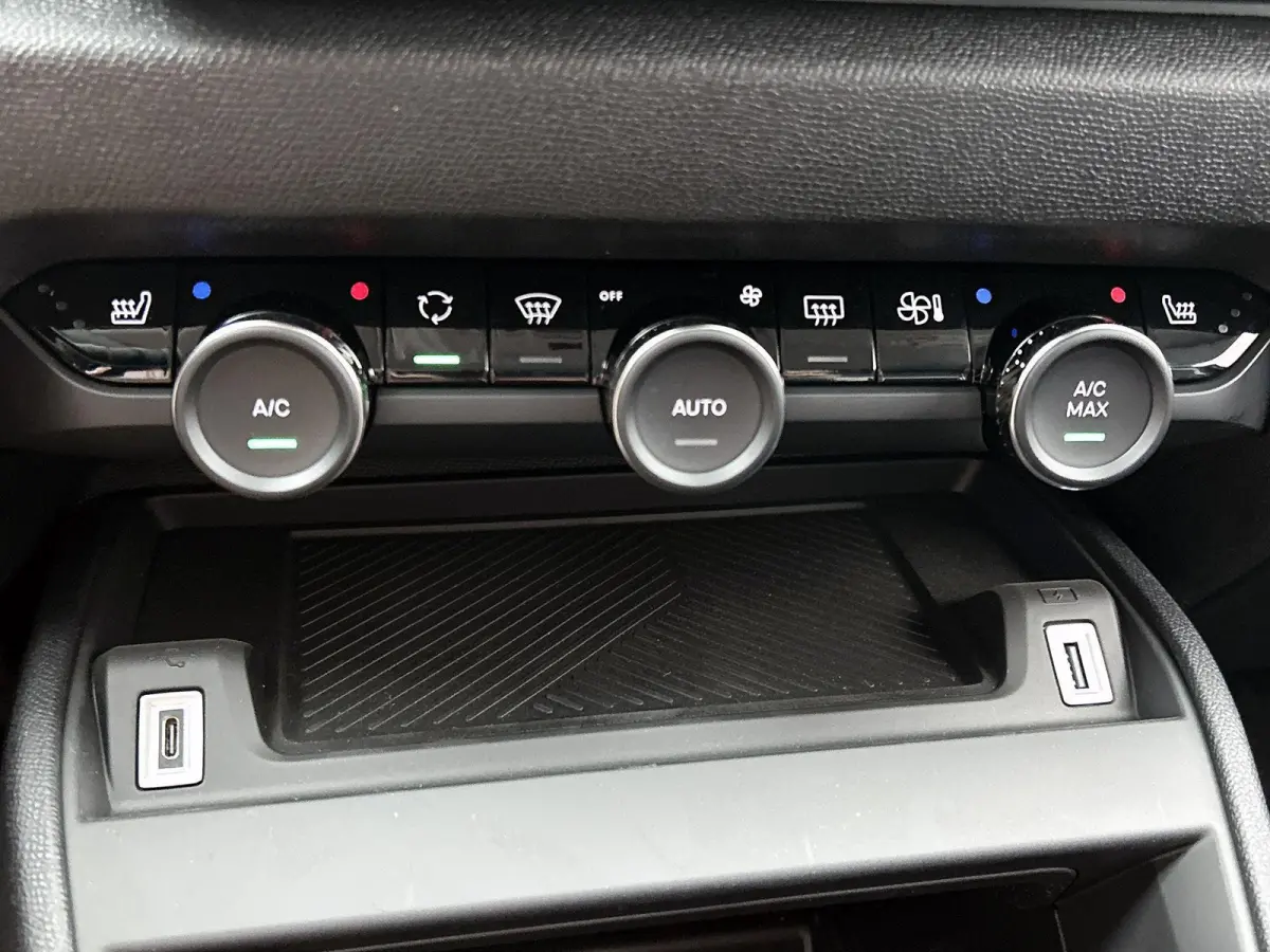 1.2 Hybrid 145pk Collection | Navigatie | Climate Control | Cruise Control | 18"LMV | LED | Stoelverwarming | Apple Carplay/Android Auto |