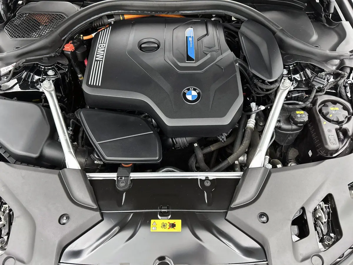 Berline 530e xDrive | Automaat | Achteruitrijcamera | Parkeersensoren | Lederen Bekleding | Climate Control |