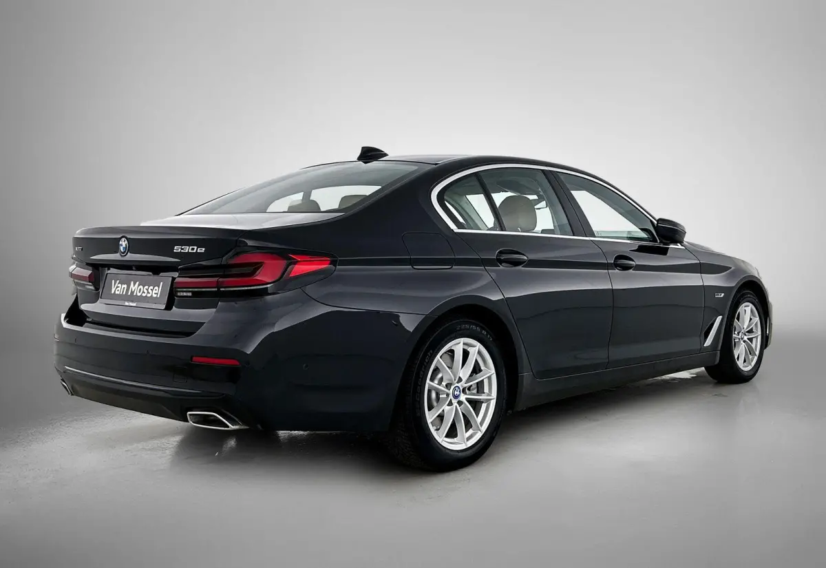 Berline 530e xDrive | Automaat | Achteruitrijcamera | Parkeersensoren | Lederen Bekleding | Climate Control |