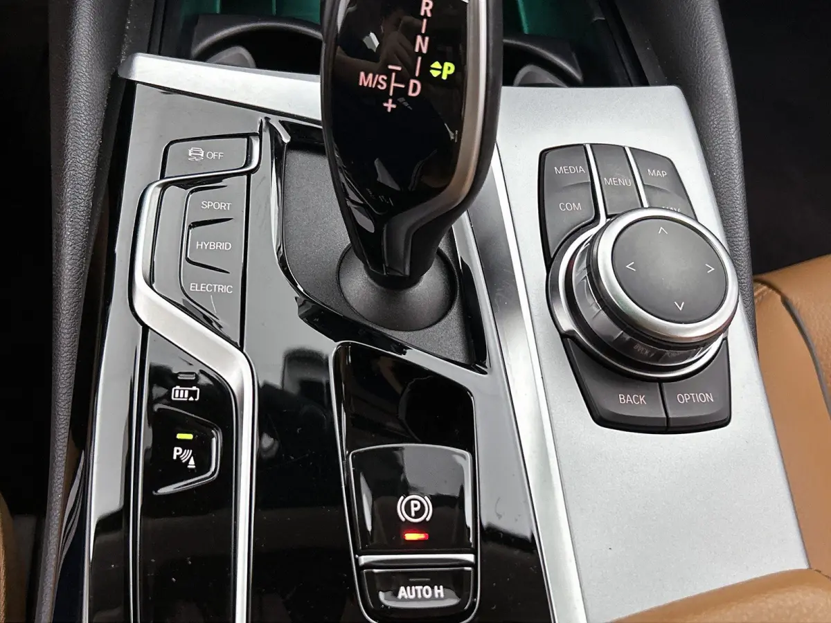 Berline 530e xDrive | Automaat | Achteruitrijcamera | Parkeersensoren | Lederen Bekleding | Climate Control |