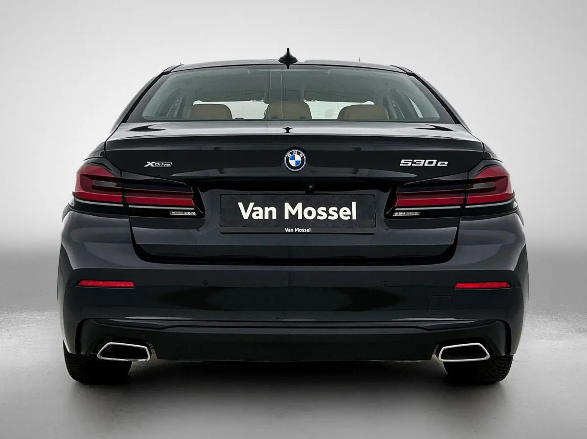 Berline 530e xDrive | Automaat | Achteruitrijcamera | Parkeersensoren | Lederen Bekleding | Climate Control |