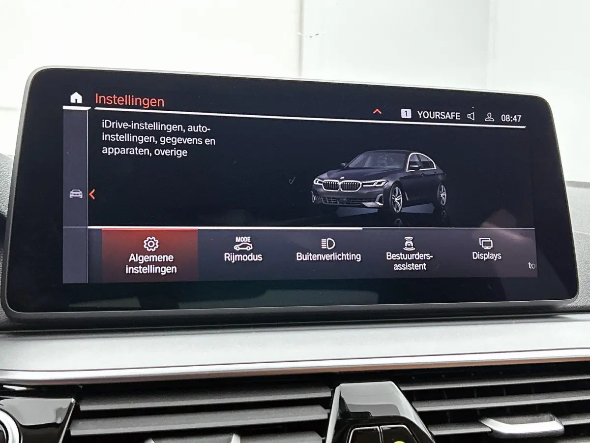 Berline 530e xDrive | Automaat | Achteruitrijcamera | Parkeersensoren | Lederen Bekleding | Climate Control |
