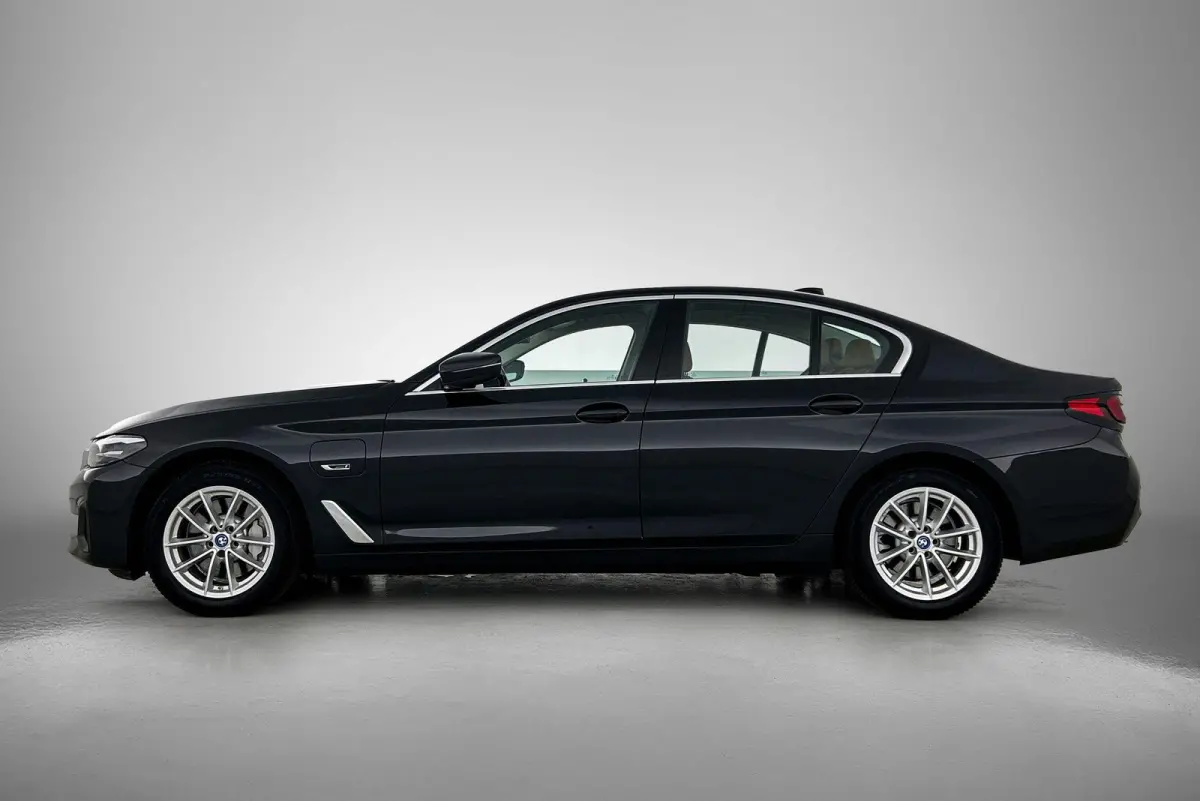 Berline 530e xDrive | Automaat | Achteruitrijcamera | Parkeersensoren | Lederen Bekleding | Climate Control |