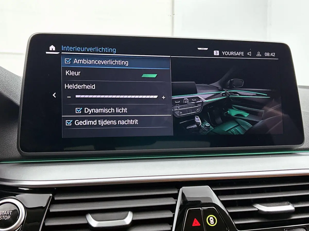 Berline 530e xDrive | Automaat | Achteruitrijcamera | Parkeersensoren | Lederen Bekleding | Climate Control |