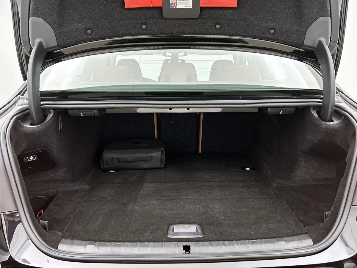 Berline 530e xDrive | Automaat | Achteruitrijcamera | Parkeersensoren | Lederen Bekleding | Climate Control |