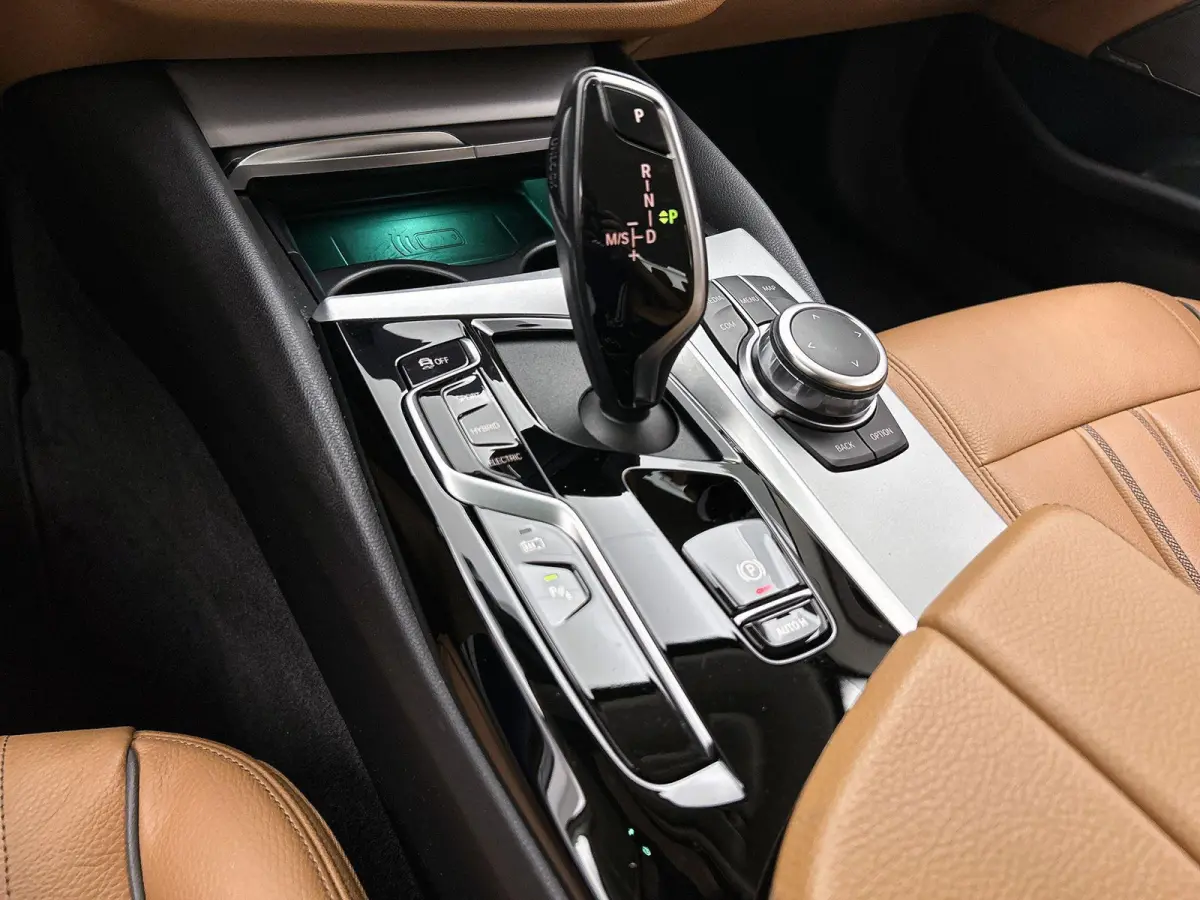 Berline 530e xDrive | Automaat | Achteruitrijcamera | Parkeersensoren | Lederen Bekleding | Climate Control |