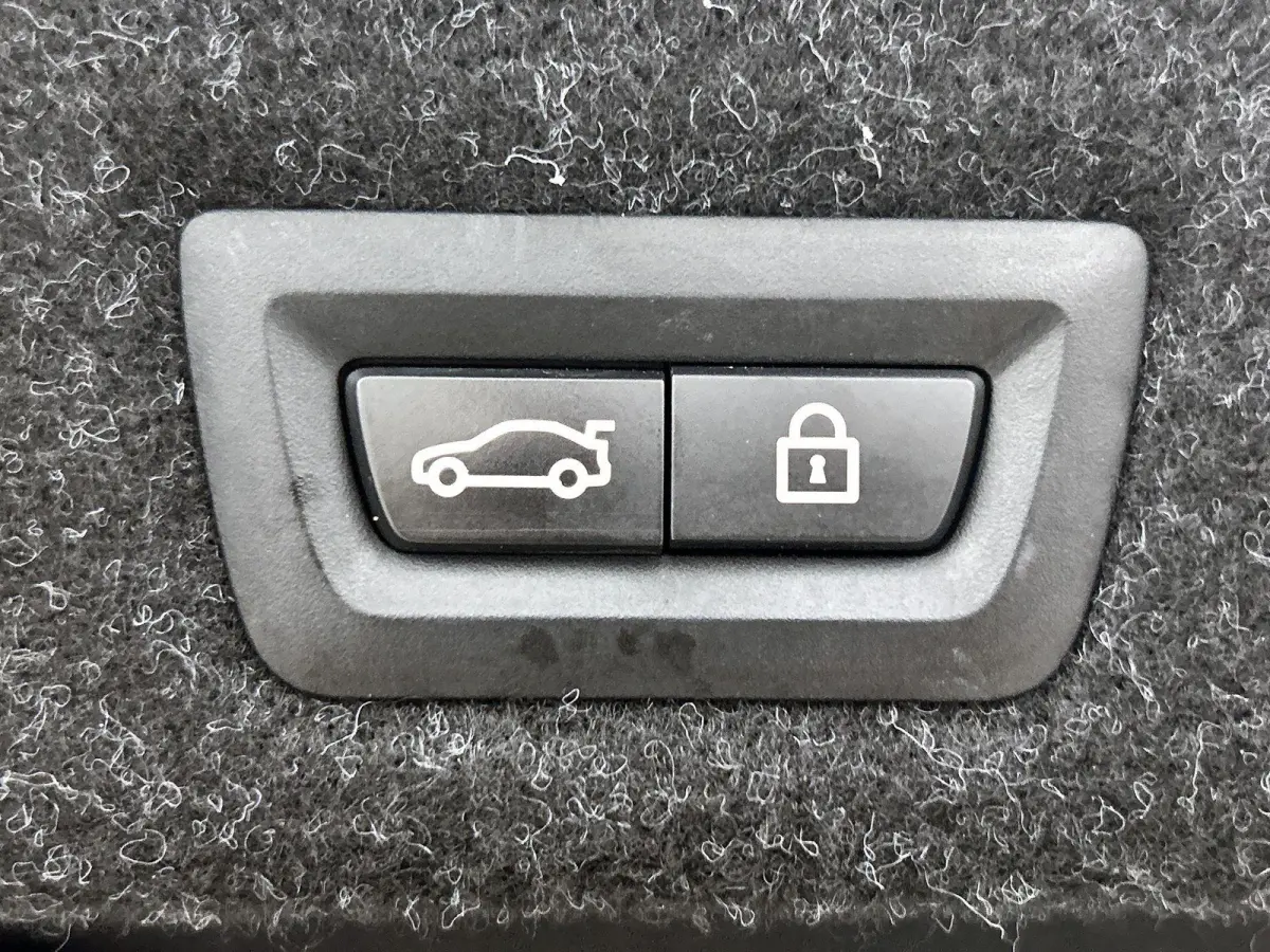 Berline 530e xDrive | Automaat | Achteruitrijcamera | Parkeersensoren | Lederen Bekleding | Climate Control |