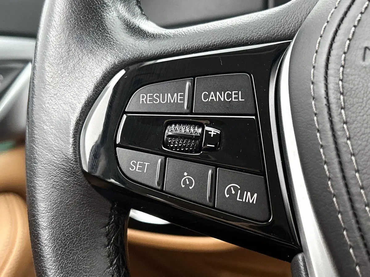 Berline 530e xDrive | Automaat | Achteruitrijcamera | Parkeersensoren | Lederen Bekleding | Climate Control |