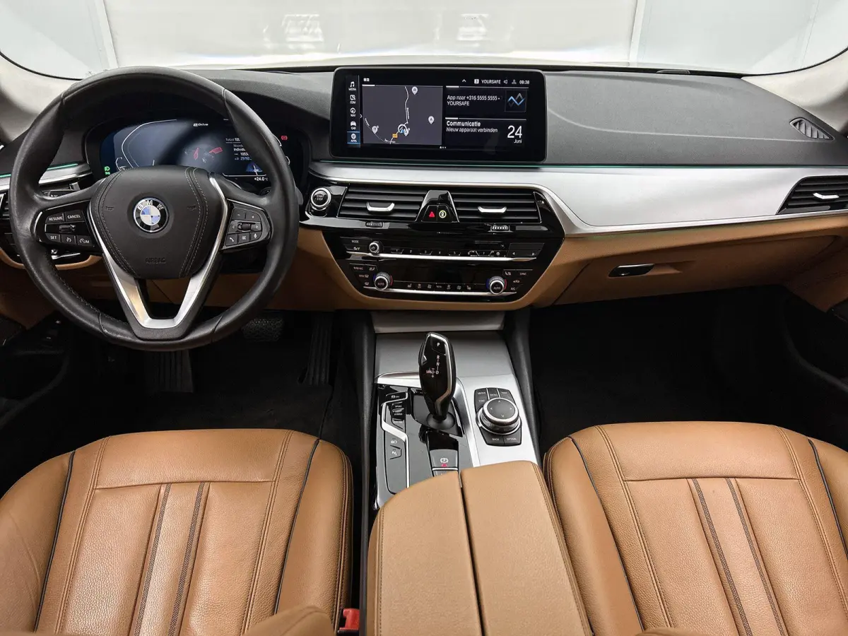 Berline 530e xDrive | Automaat | Achteruitrijcamera | Parkeersensoren | Lederen Bekleding | Climate Control |
