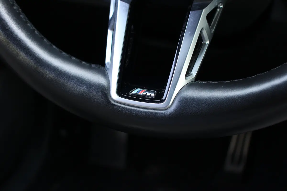 25 e xDrive M Sport | WEGKLAPBARE TREKHAAK | STOELVERWARMING | M-SPORT | CAMERA | PARK SENS V+A | CRUISE | LED | LEDER | LANE ASSIST | ELEKTR. STOEL