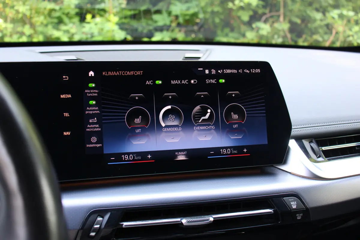 25 e xDrive M Sport | WEGKLAPBARE TREKHAAK | STOELVERWARMING | M-SPORT | CAMERA | PARK SENS V+A | CRUISE | LED | LEDER | LANE ASSIST | ELEKTR. STOEL