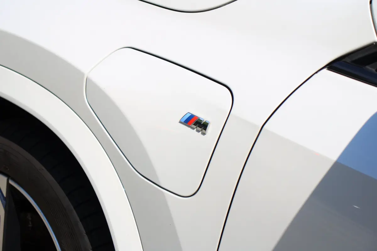 25 e xDrive M Sport | WEGKLAPBARE TREKHAAK | STOELVERWARMING | M-SPORT | CAMERA | PARK SENS V+A | CRUISE | LED | LEDER | LANE ASSIST | ELEKTR. STOEL