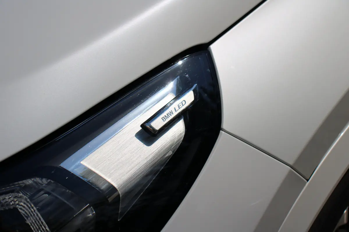 25 e xDrive M Sport | WEGKLAPBARE TREKHAAK | STOELVERWARMING | M-SPORT | CAMERA | PARK SENS V+A | CRUISE | LED | LEDER | LANE ASSIST | ELEKTR. STOEL