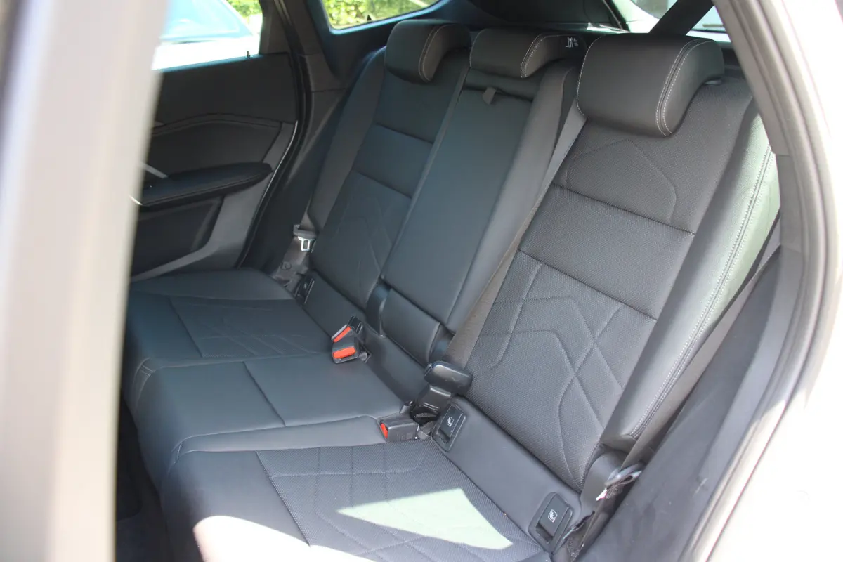 25 e xDrive M Sport | WEGKLAPBARE TREKHAAK | STOELVERWARMING | M-SPORT | CAMERA | PARK SENS V+A | CRUISE | LED | LEDER | LANE ASSIST | ELEKTR. STOEL