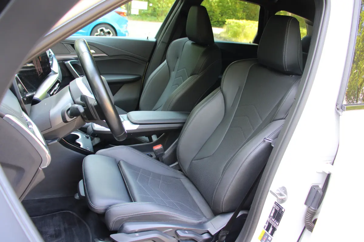 25 e xDrive M Sport | WEGKLAPBARE TREKHAAK | STOELVERWARMING | M-SPORT | CAMERA | PARK SENS V+A | CRUISE | LED | LEDER | LANE ASSIST | ELEKTR. STOEL