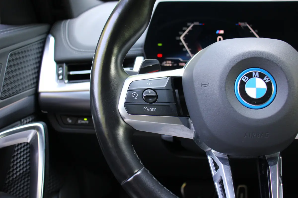 25 e xDrive M Sport | WEGKLAPBARE TREKHAAK | STOELVERWARMING | M-SPORT | CAMERA | PARK SENS V+A | CRUISE | LED | LEDER | LANE ASSIST | ELEKTR. STOEL