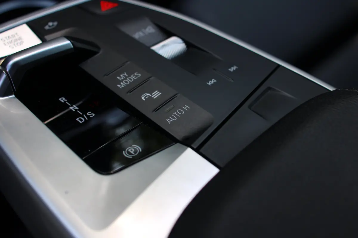 25 e xDrive M Sport | WEGKLAPBARE TREKHAAK | STOELVERWARMING | M-SPORT | CAMERA | PARK SENS V+A | CRUISE | LED | LEDER | LANE ASSIST | ELEKTR. STOEL