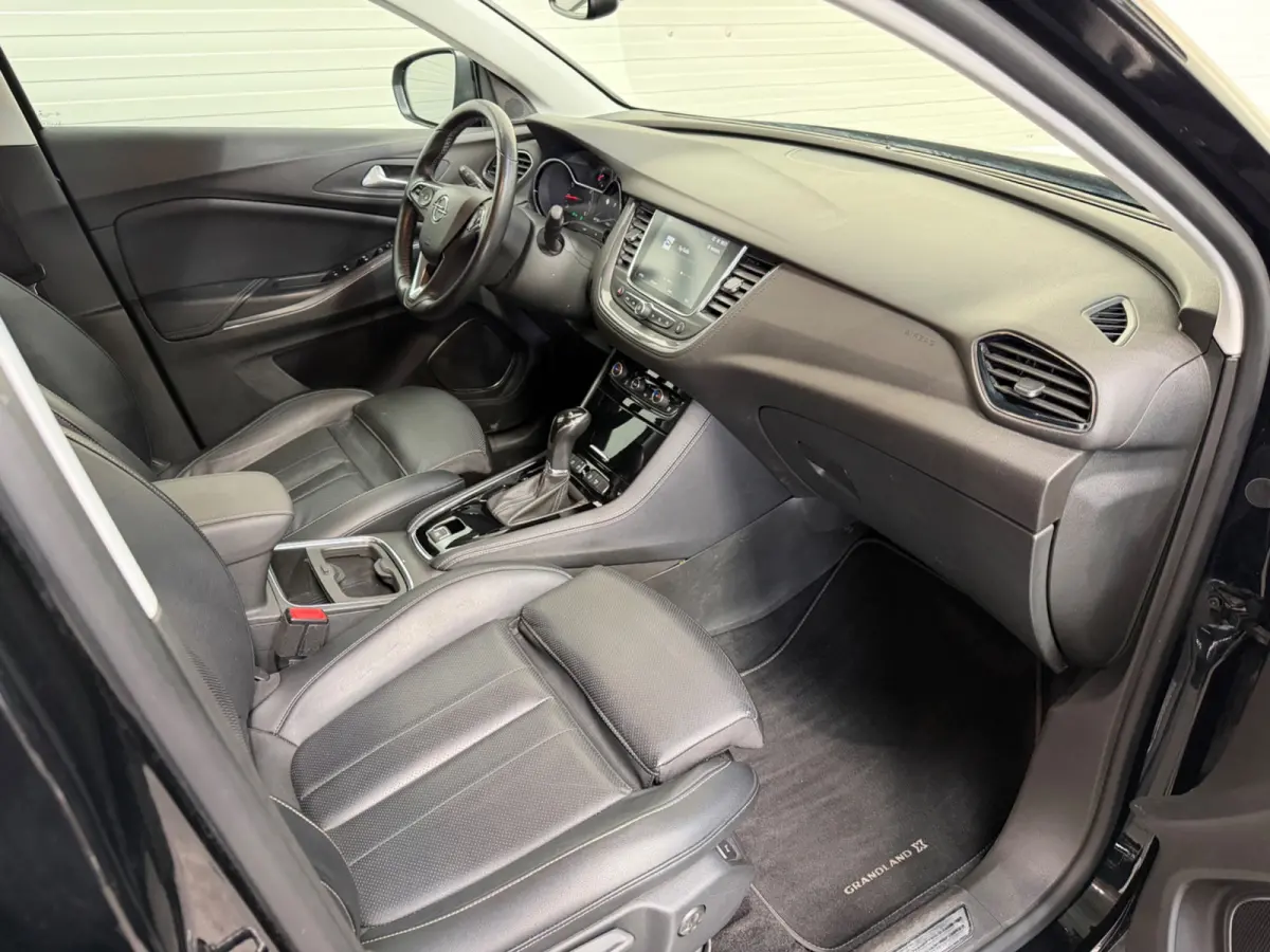 1.2 Turbo Innovation Apple CarPlay / Leer/ Geventileerde stoelen / Trekhaak / Keyless