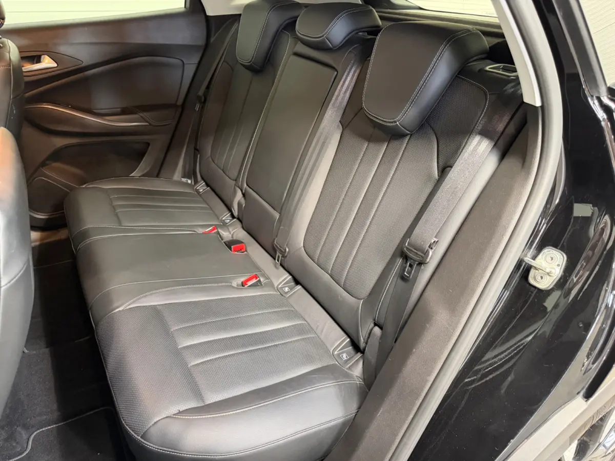 1.2 Turbo Innovation Apple CarPlay / Leer/ Geventileerde stoelen / Trekhaak / Keyless