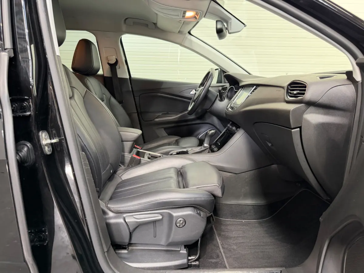 1.2 Turbo Innovation Apple CarPlay / Leer/ Geventileerde stoelen / Trekhaak / Keyless