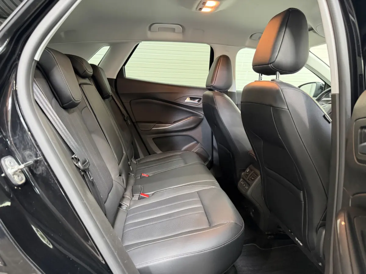 1.2 Turbo Innovation Apple CarPlay / Leer/ Geventileerde stoelen / Trekhaak / Keyless