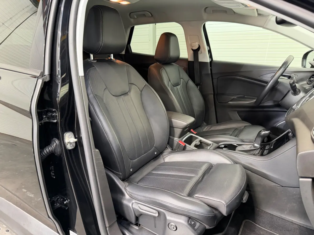 1.2 Turbo Innovation Apple CarPlay / Leer/ Geventileerde stoelen / Trekhaak / Keyless