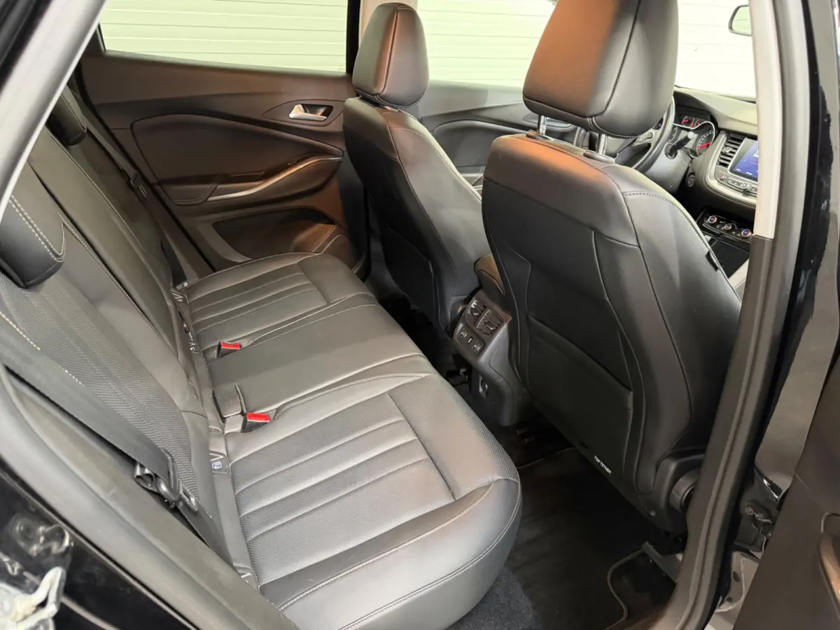 1.2 Turbo Innovation Apple CarPlay / Leer/ Geventileerde stoelen / Trekhaak / Keyless