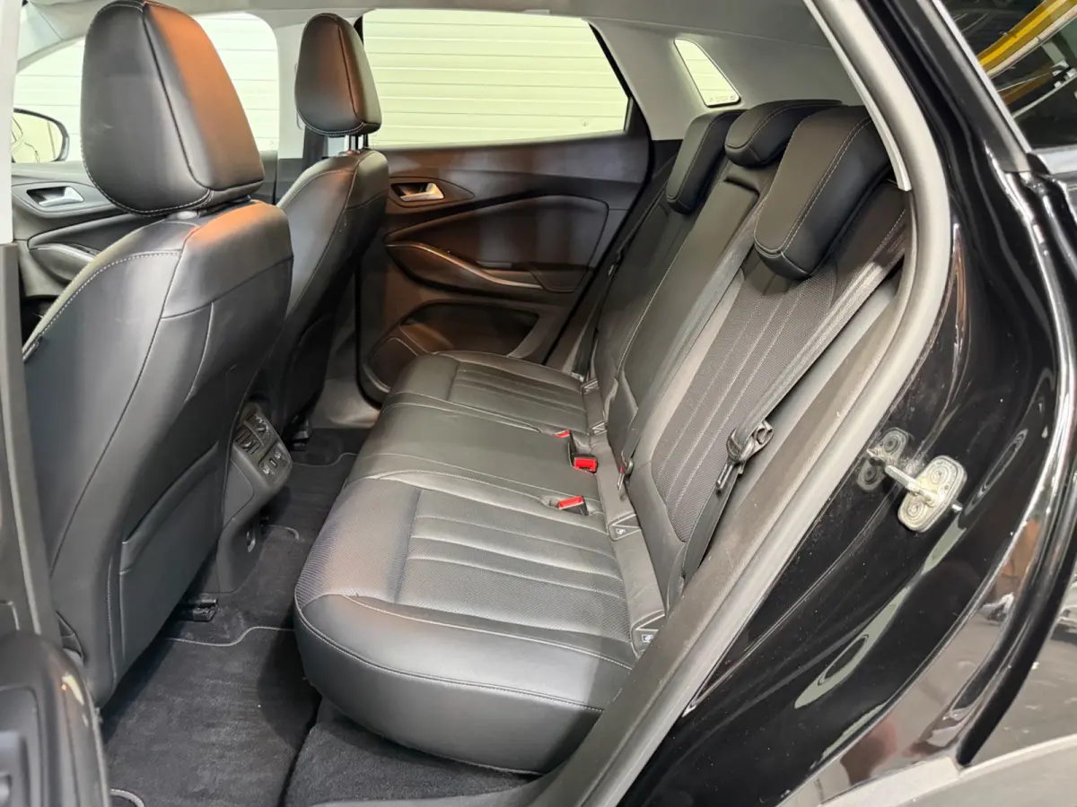 1.2 Turbo Innovation Apple CarPlay / Leer/ Geventileerde stoelen / Trekhaak / Keyless