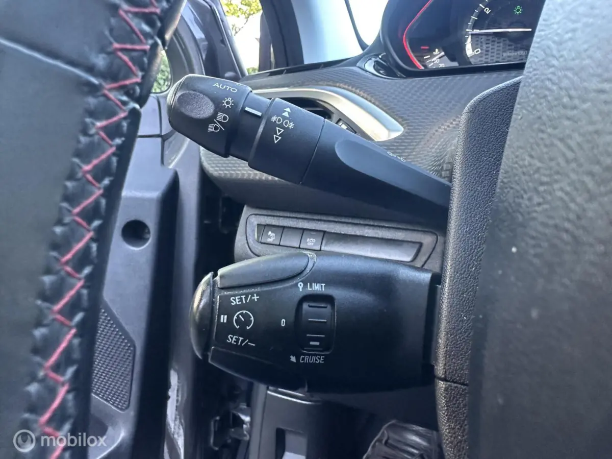 1.2 PureTech GT-line/NAP/PANO/CARPLAY/NAVI/PDC