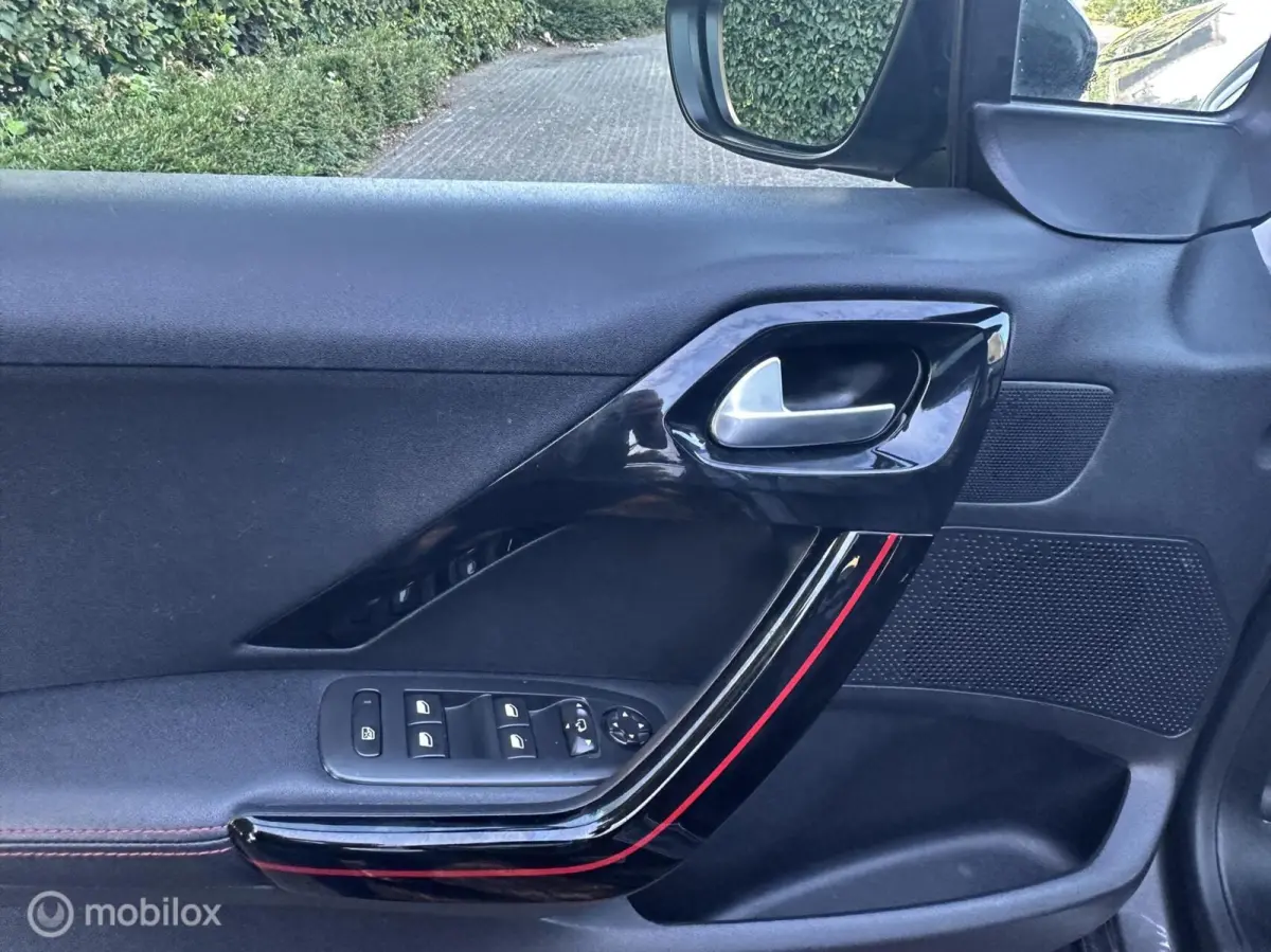1.2 PureTech GT-line/NAP/PANO/CARPLAY/NAVI/PDC