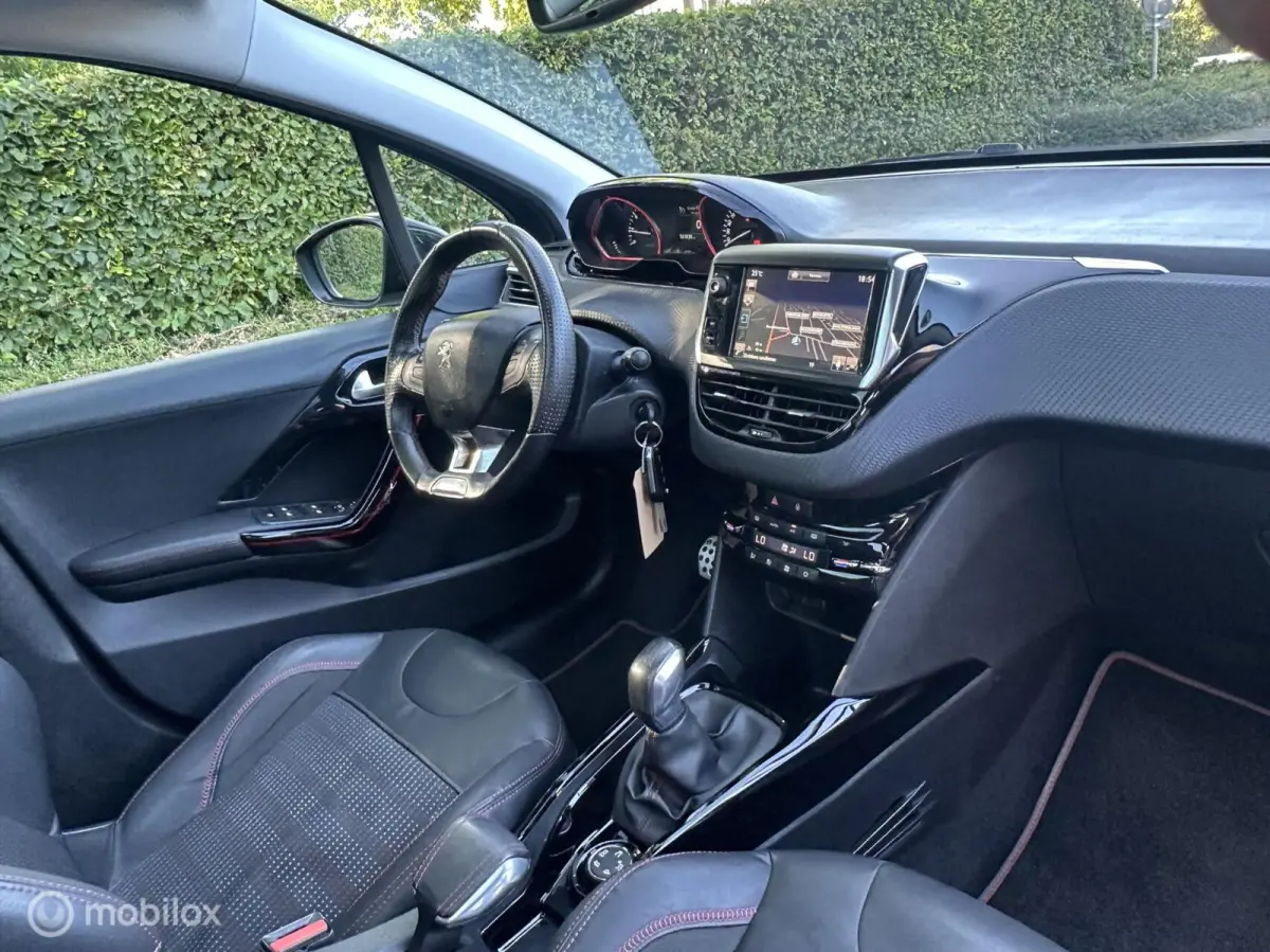 1.2 PureTech GT-line/NAP/PANO/CARPLAY/NAVI/PDC