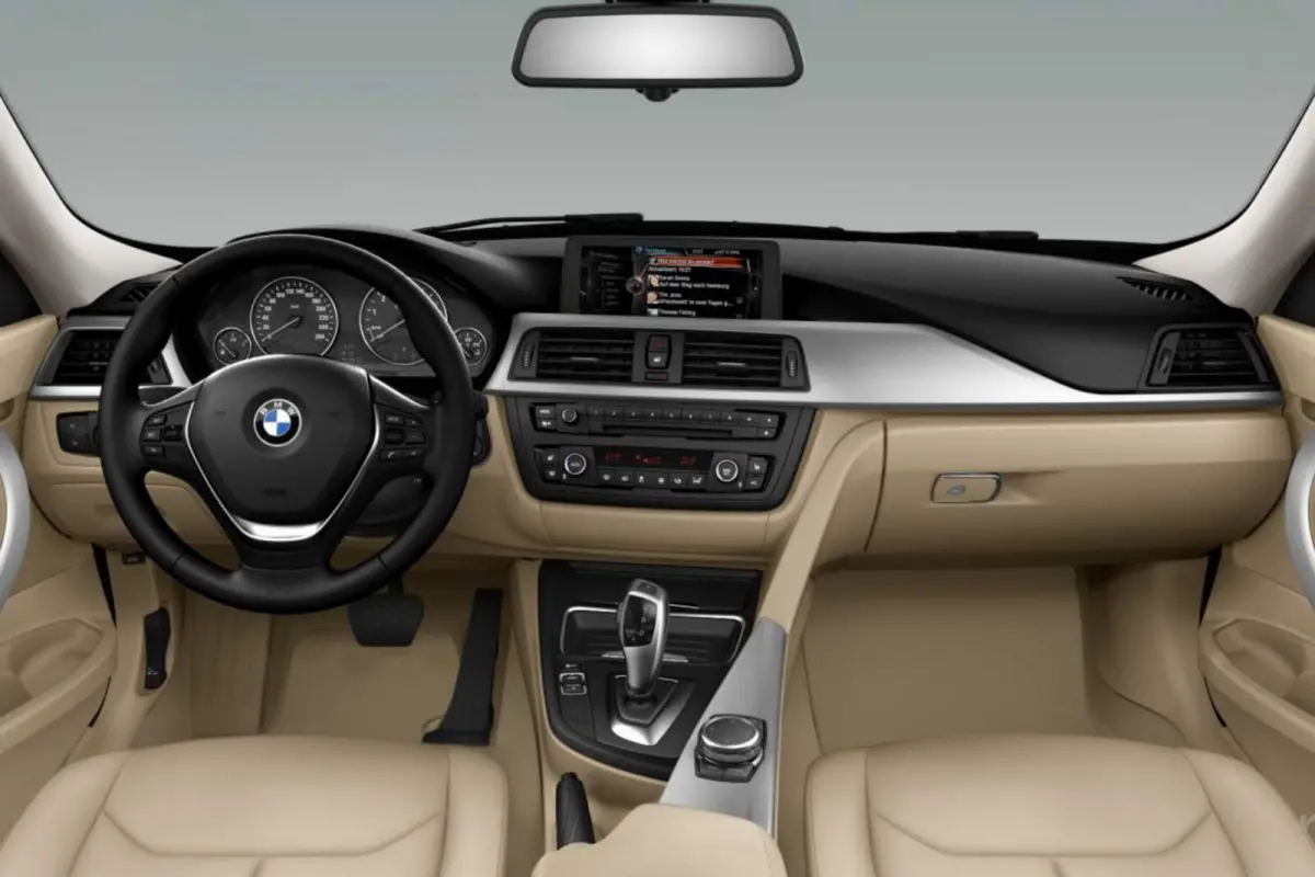 320i High Executive | 1e eigenaar | NL auto | Dealer onderhouden | Cruise control | Xenon | Camera | Trekhaak | Navigatie | Bluetooth | Stoelverwarming
