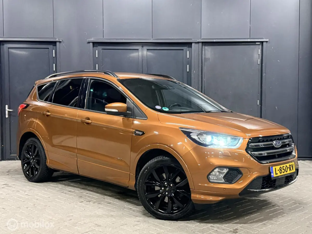 1.5 EcoBoost ST Line AUT/Copper Pulse Metallic/AWD